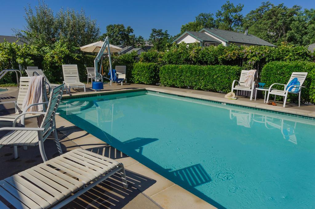 Grass Valley Courtyard Suites Екстериор снимка