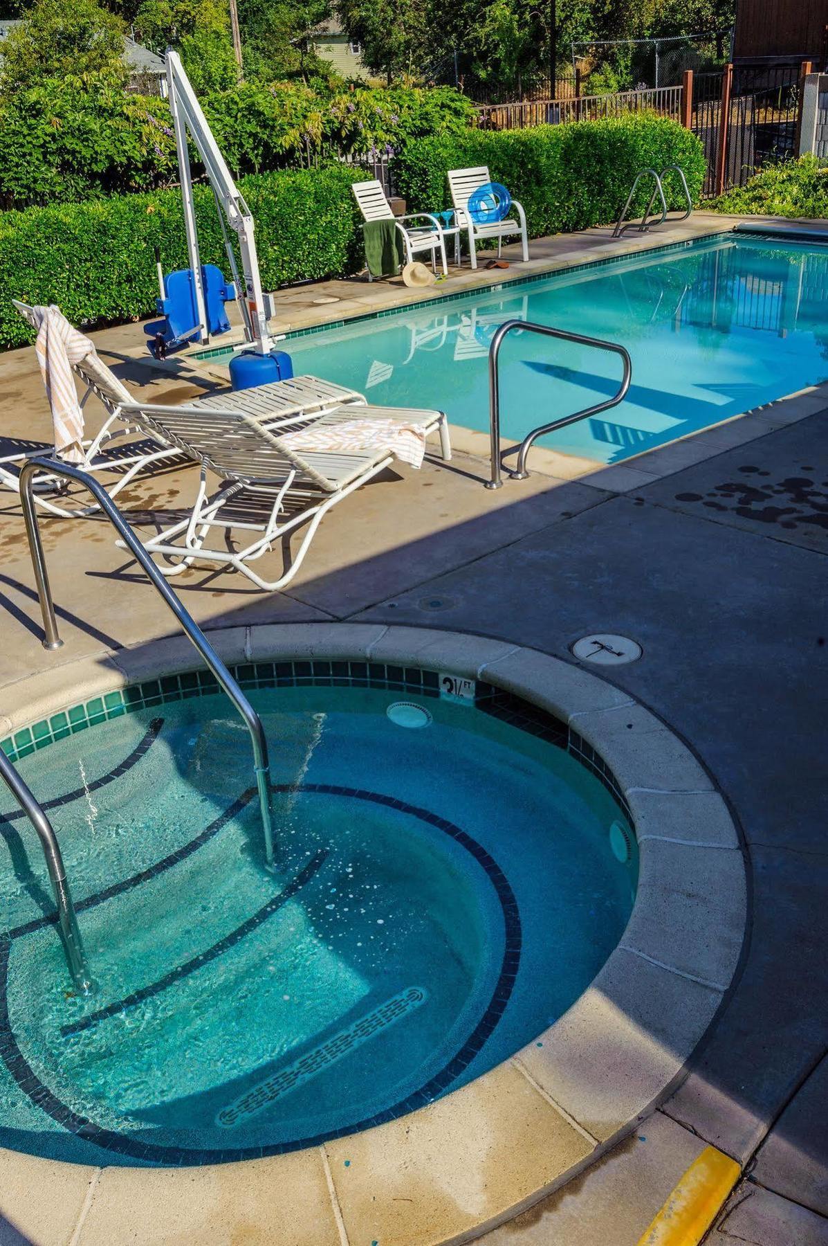 Grass Valley Courtyard Suites Екстериор снимка